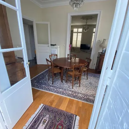 Villa Aux Deux D *